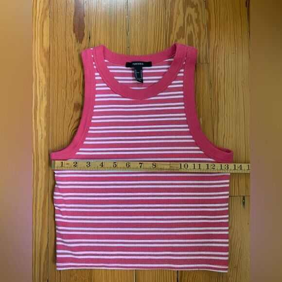 Bundle of Crop Tops - Picture 8 of 8